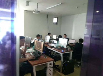 雄厚師資，科技引領(lǐng) 晟司科技助力學(xué)生信息技術(shù)成才之路